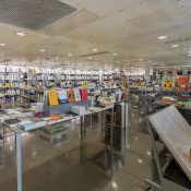 Librairie-boutique : vue générale